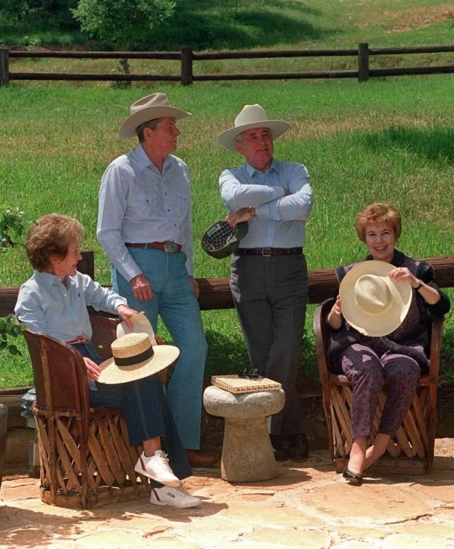 Снимки из 90-х, которые передают атмосферу того времени