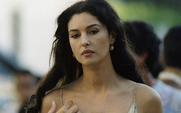 Самые привлекательные актеры, актрисы и один персонаж по мнению пользователей Reddit