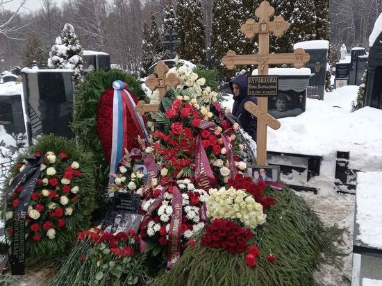 «Мы будем общаться»: сын Куравлева трогательно попрощался с актером на его похоронах
