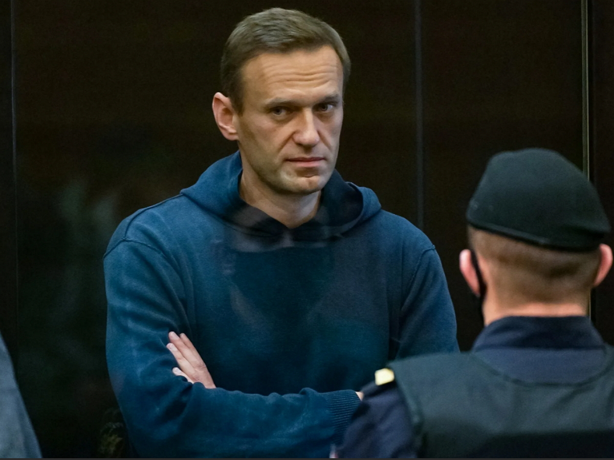 Baza: суд вынес приговоры сдавшим биллинги сотрудников ФСБ Навальному детективам