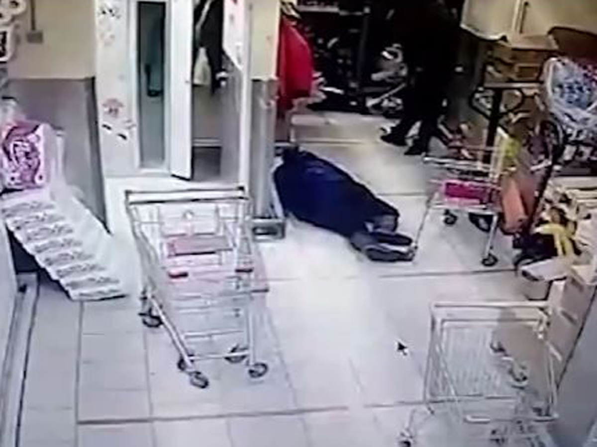 Грабители забили битами продавщицу