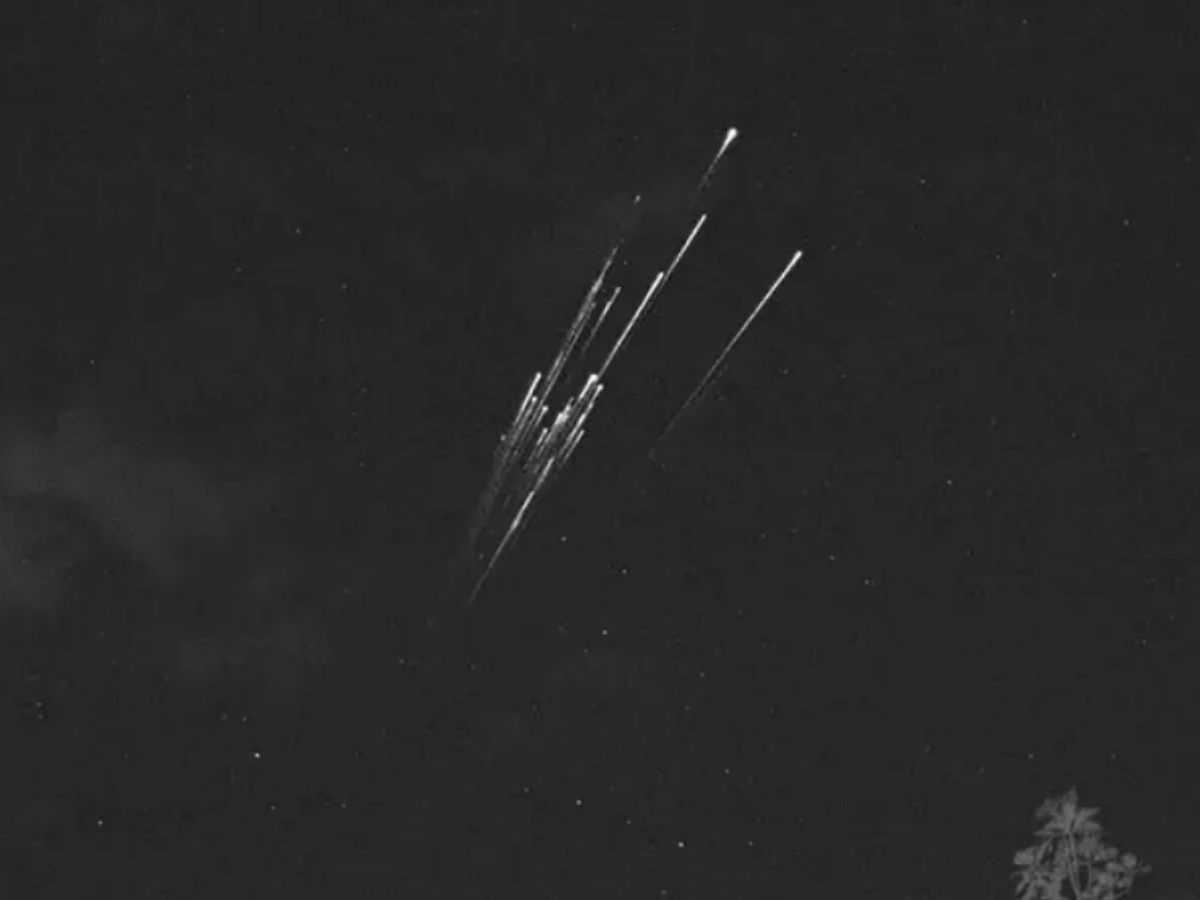 40 спутников Starlink эффектно сгорели в ночном небе