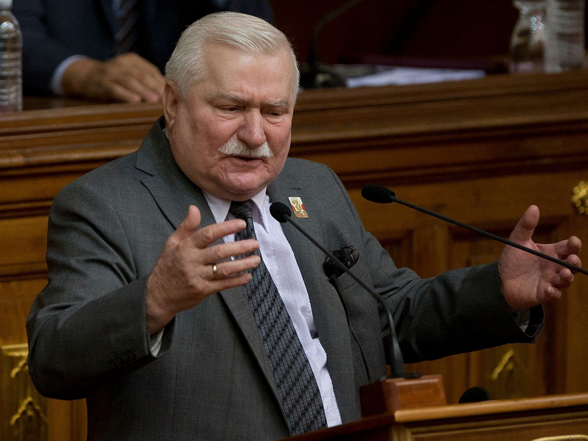 Экс-президент Польши Лех Валенса призвал напасть на Россию в случае “вторжения” в Украину