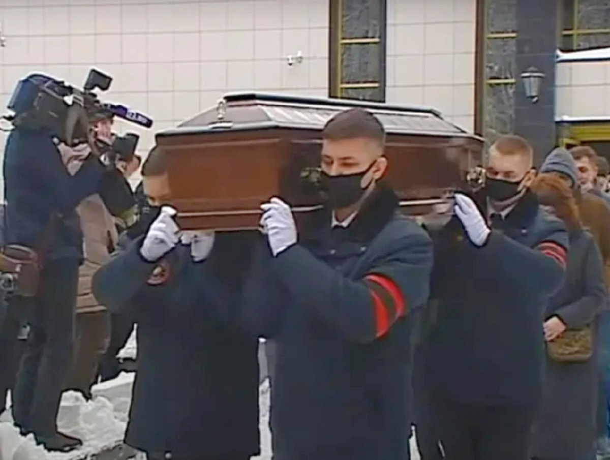 Сын Куравлева трогательно попрощался с актером на его похоронах
