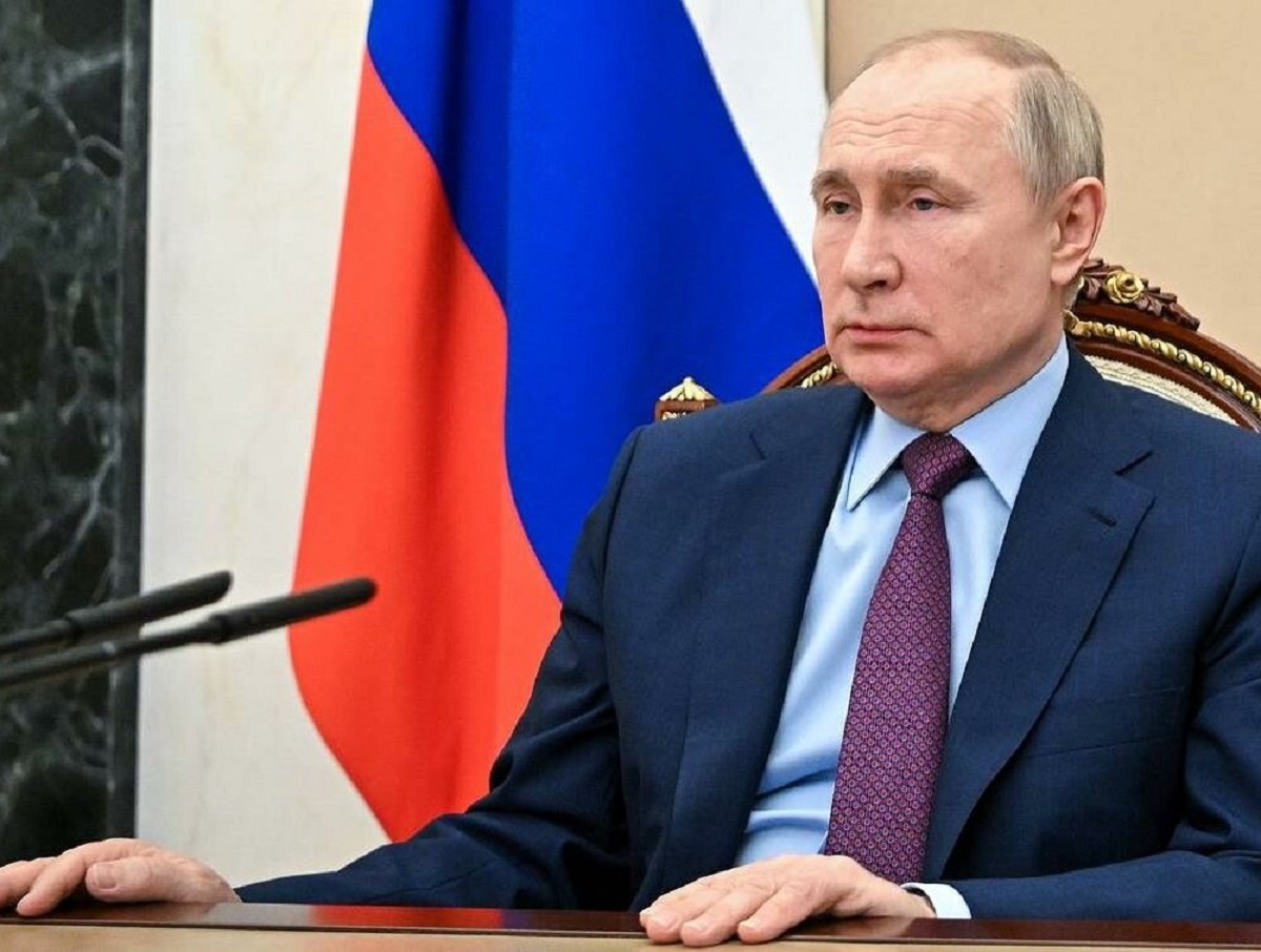 Путин призвал высылать мигрантов из России за экстремизм