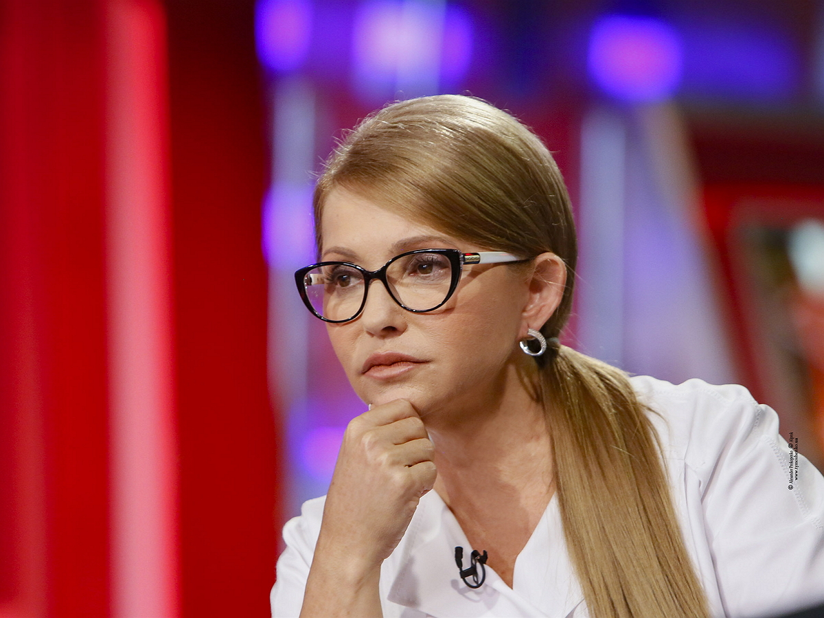 Опубликовано видео падения Тимошенко во время эфира на канале «1+1»