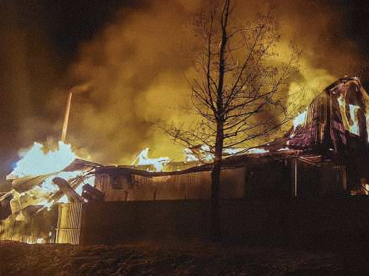 Под Луганском взорвалось переполненное людьми кафе: 12 человек пострадало