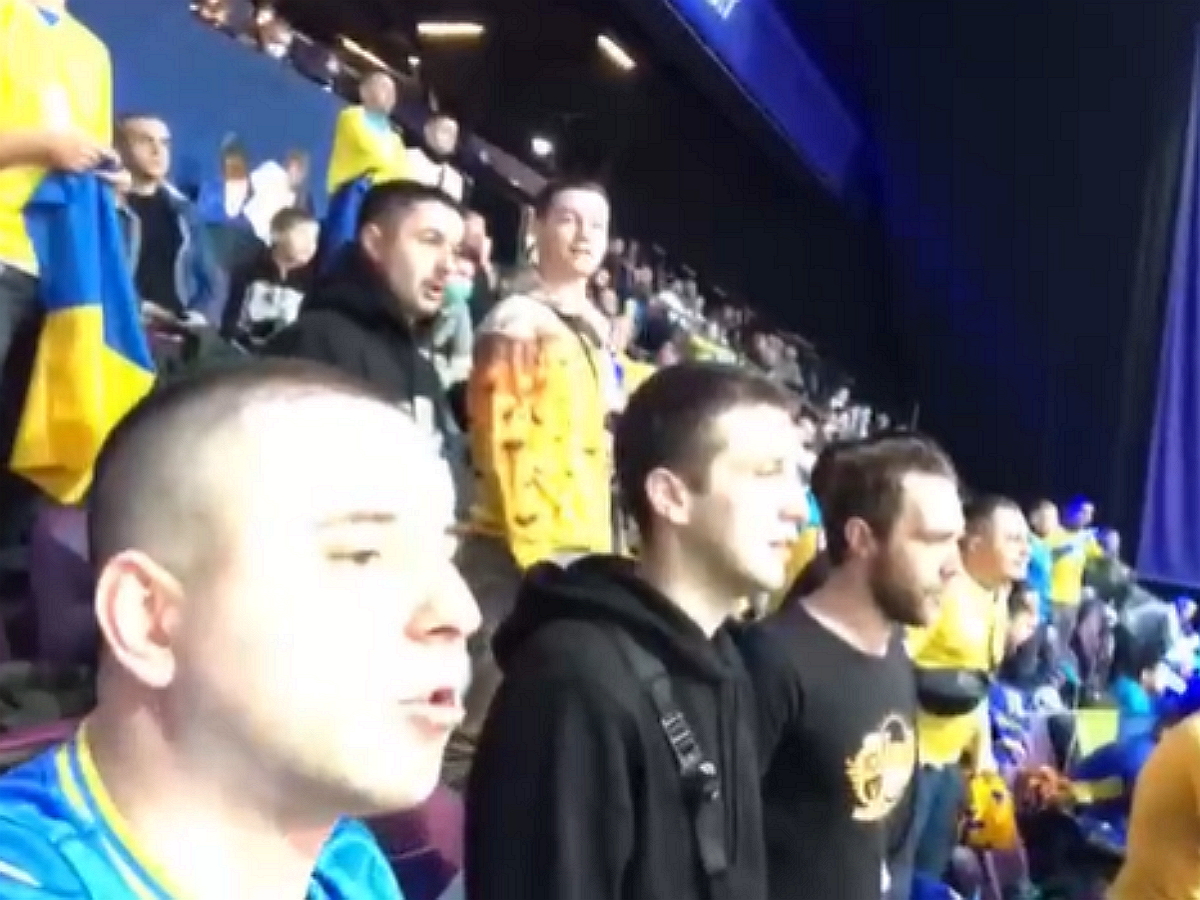 Украинские болельщики оскорбляли россиян во время матча в полуфинале Евро по мини-футболу
