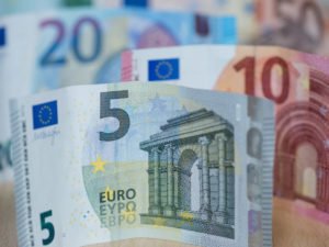 Курс евро 90 рублей