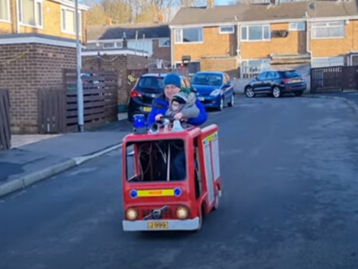 Отец сделал для своего сына настоящую пожарную машину