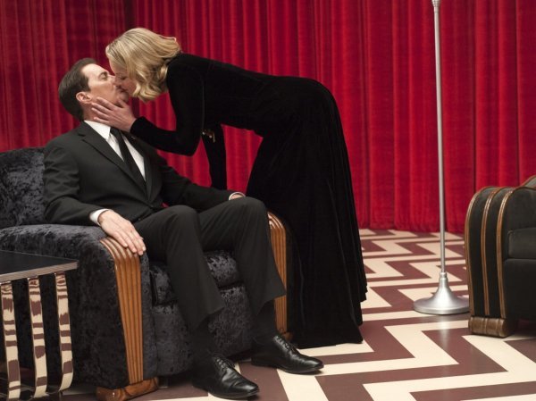 Топ-30 сериалов XXI века