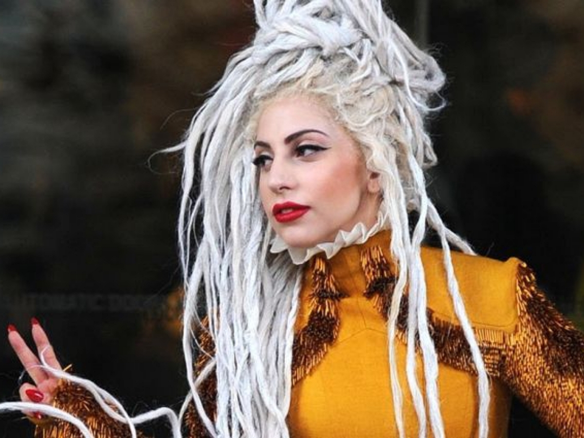 «Королева монстров» в прошлом: Леди Гага поразила всех своей элегантностью