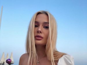 Обнаженная Наталья Рудова выложила селфи из постели с мускулистым атлетом