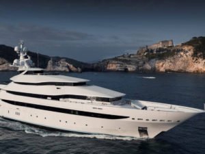 Яхта Алишера Усманова