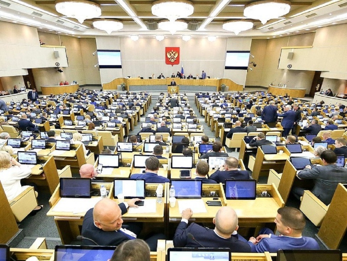 Депутатам «Единой России» запретили выезд из России без разрешения