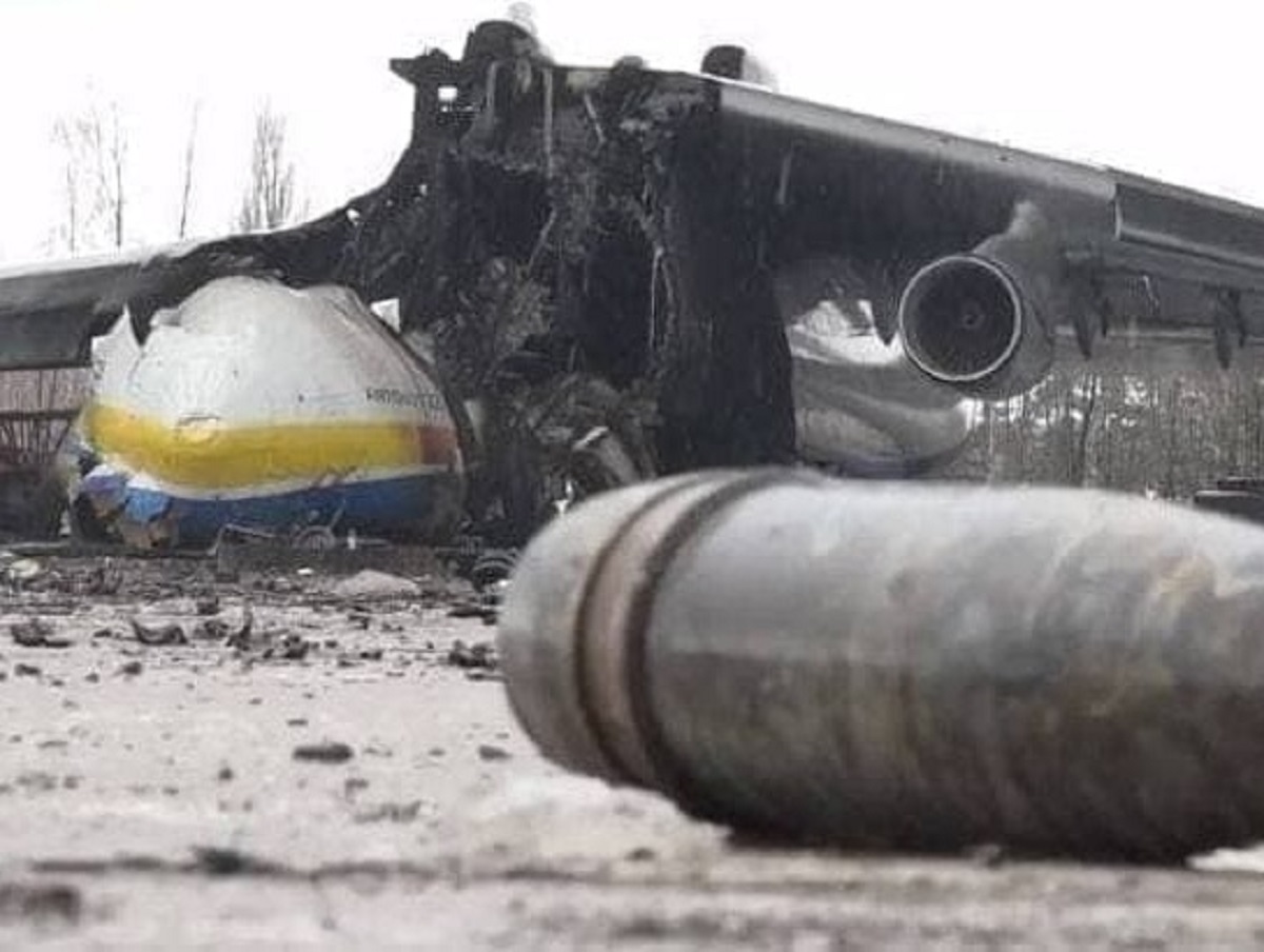 Первый канал показал сгоревший на Украине самый большой самолет в мире