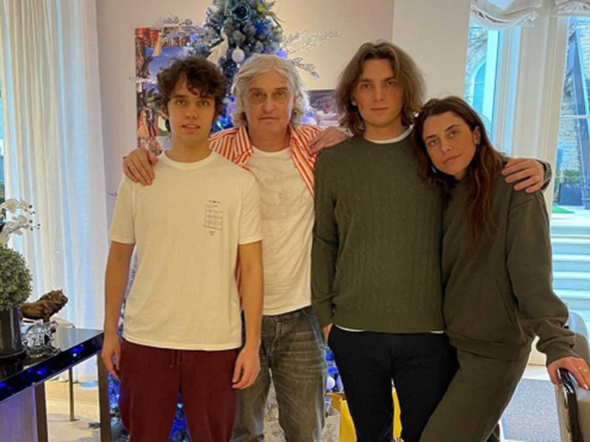 Тиньков и его семья