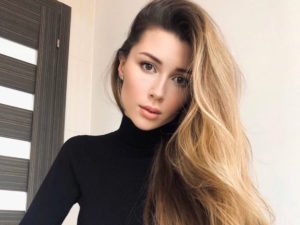 Анна Заворотнюк