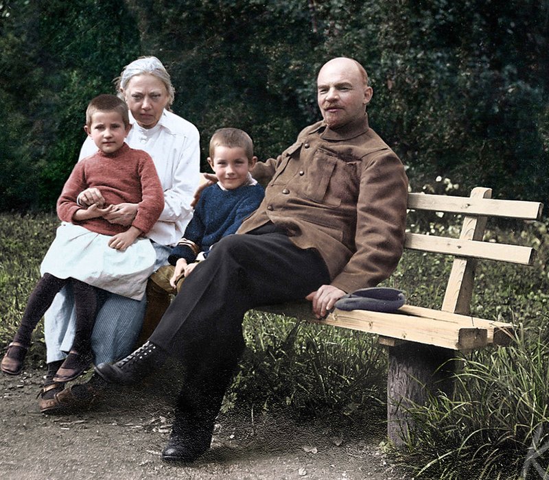 Уникальные цветные фото Ленина и Крупской показали их реальные лица (ФОТО)