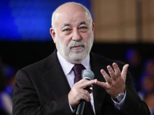 В Испании арестована роскошная яхта российского миллиардера Вексельберга