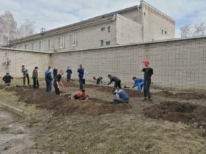 Видео со студентами, роющими окопы в техникуме Чувашии, облетело соцсети