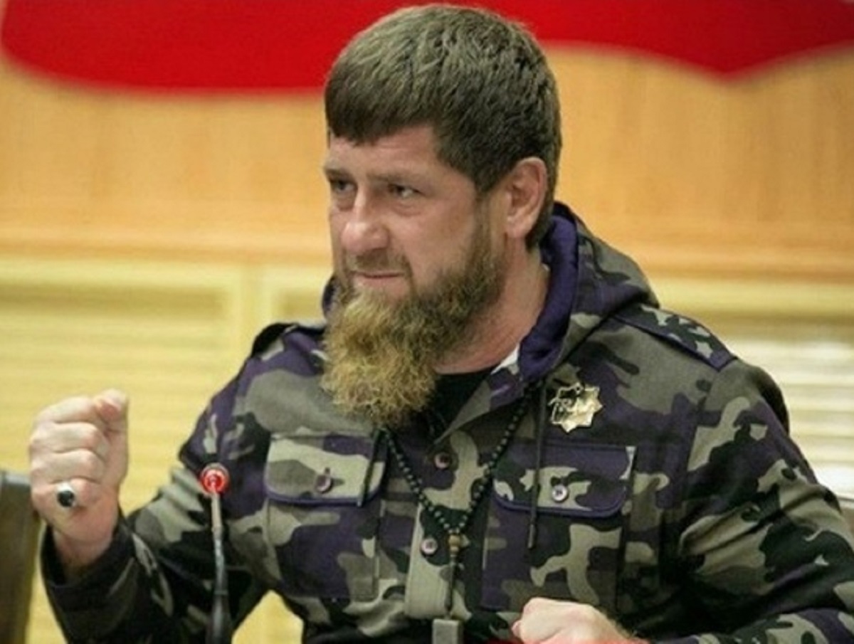 Кадырову вручили погоны генерал-лейтенанта: опубликовано видео