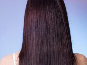 Завуч в школе Хабаровска вырвал волосы у старшеклассницы из-за грязной обуви