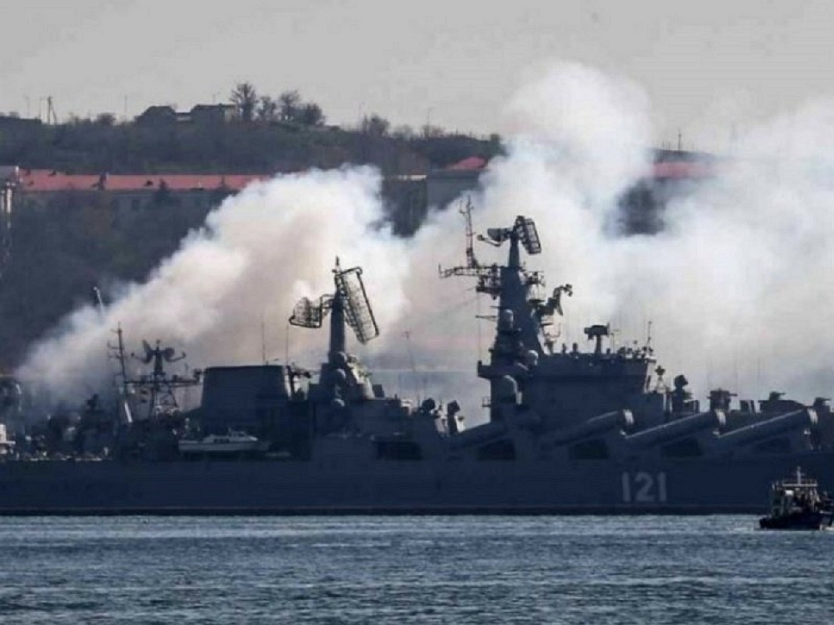 Главком ВМФ провел встречу с экипажем затонувшего крейсера «Москва»