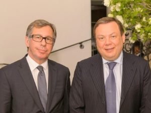 Британия обманом заставила Фридмана и Авена перевести Украине €150 млн