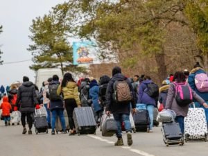 «Хорошего помаленьку»: украинские беженцы по всей Европе лишаются льгот