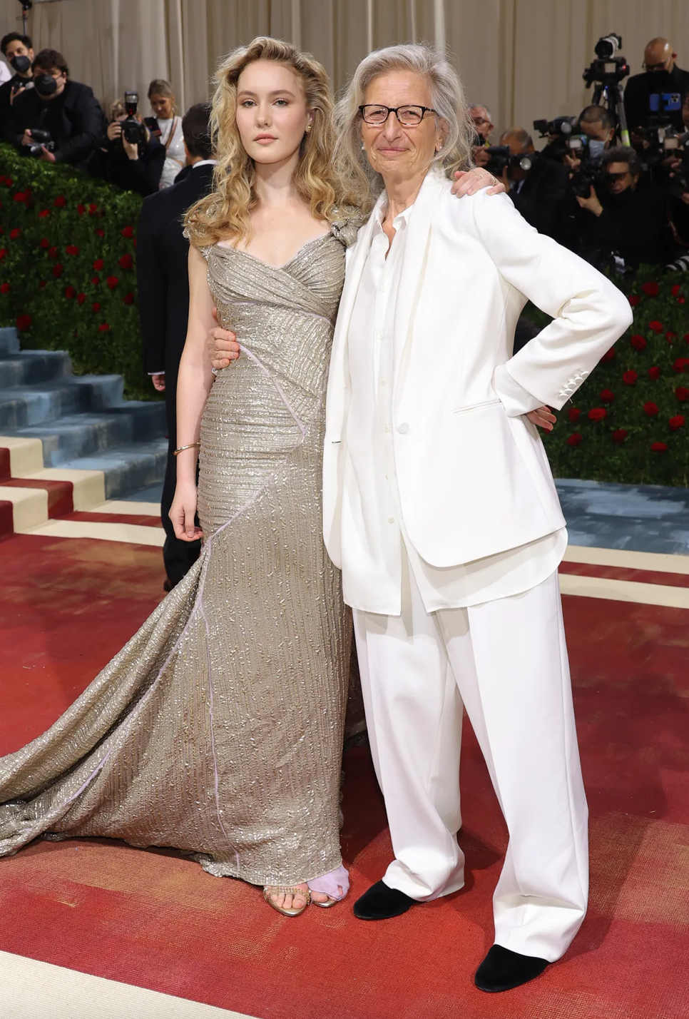 Самые запоминающиеся наряды звезд на Met Gala 2022 года