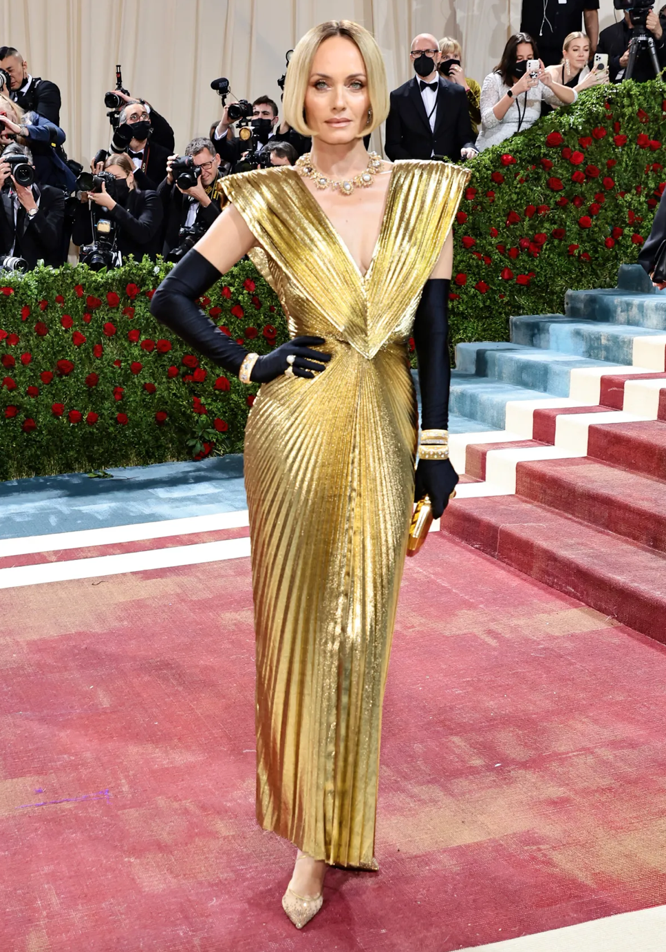 Самые запоминающиеся наряды звезд на Met Gala 2022 года