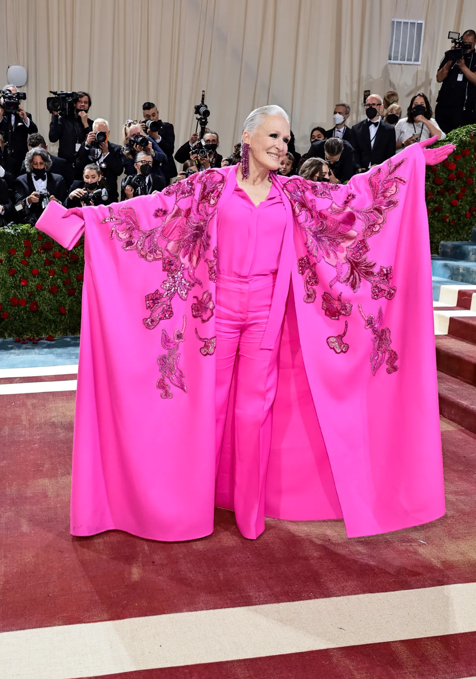 Самые запоминающиеся наряды звезд на Met Gala 2022 года