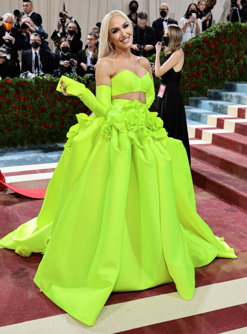 Самые запоминающиеся наряды звезд на Met Gala 2022 года