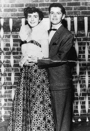 Выпускные фото звезд: как выглядели знаменитости на пороге взрослой жизни