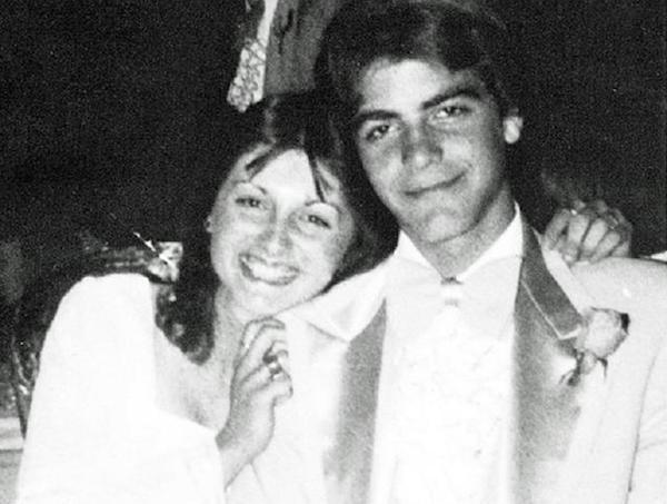 Выпускные фото звезд: как выглядели знаменитости на пороге взрослой жизни