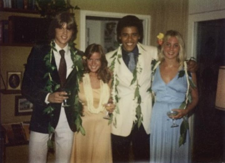 Выпускные фото звезд: как выглядели знаменитости на пороге взрослой жизни