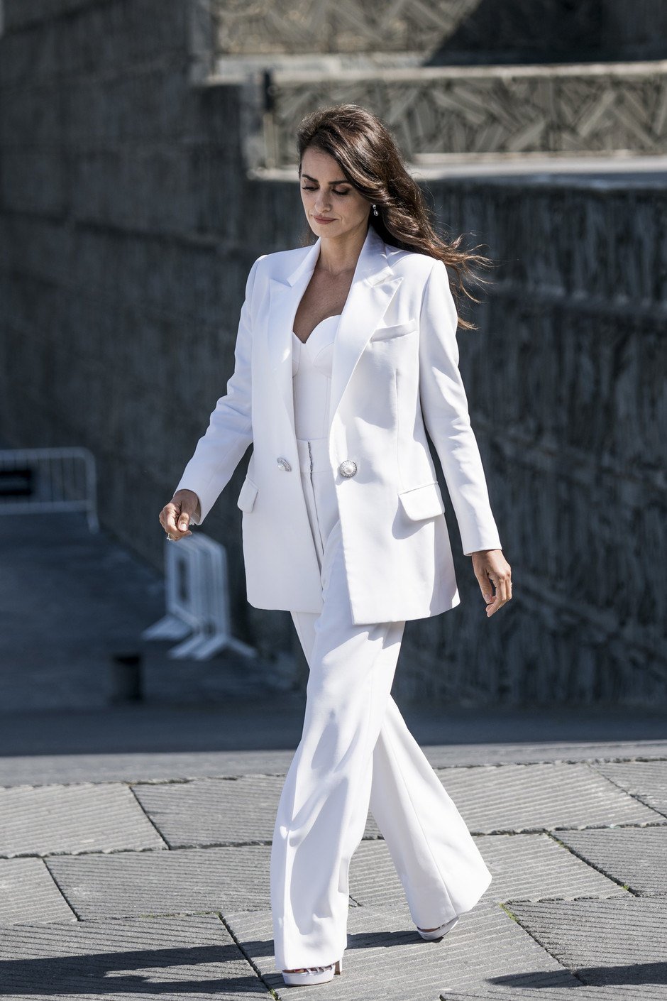 Знаменитые женщины, которым очень идут брючные костюмы