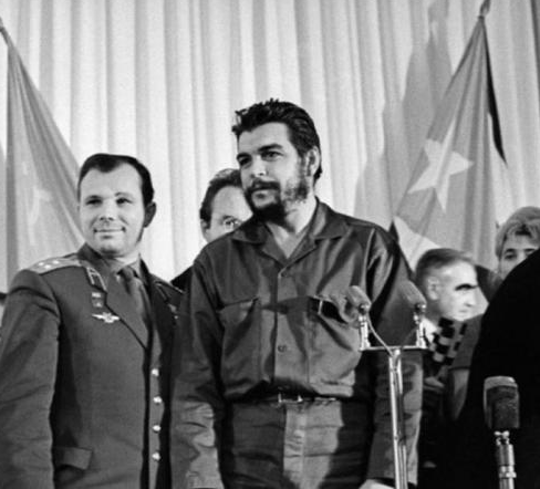 Редкие общие фото знаменитостей, о дружбе которых вы не подозревали