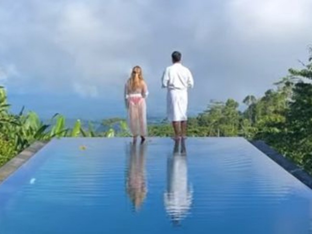 Пытаясь снять романтическое видео, пара насмешила Сеть