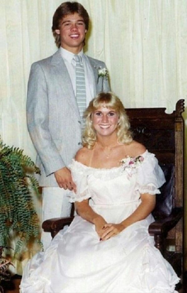 Выпускные фото звезд: как выглядели знаменитости на пороге взрослой жизни