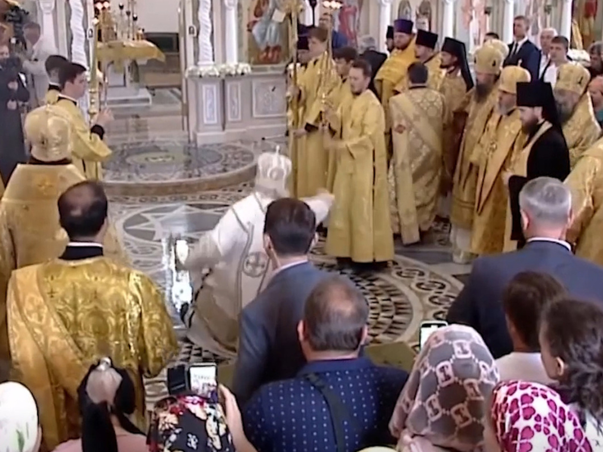 Патриарх Кирилл о падение на литургии