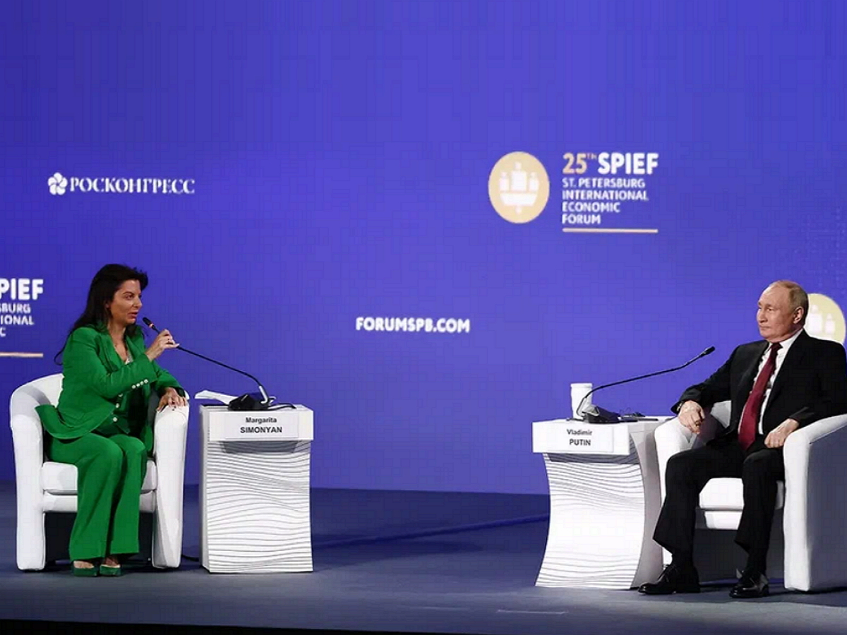 Путин и Симоньян обменялись шутками по окончании сессии ПМЭФ