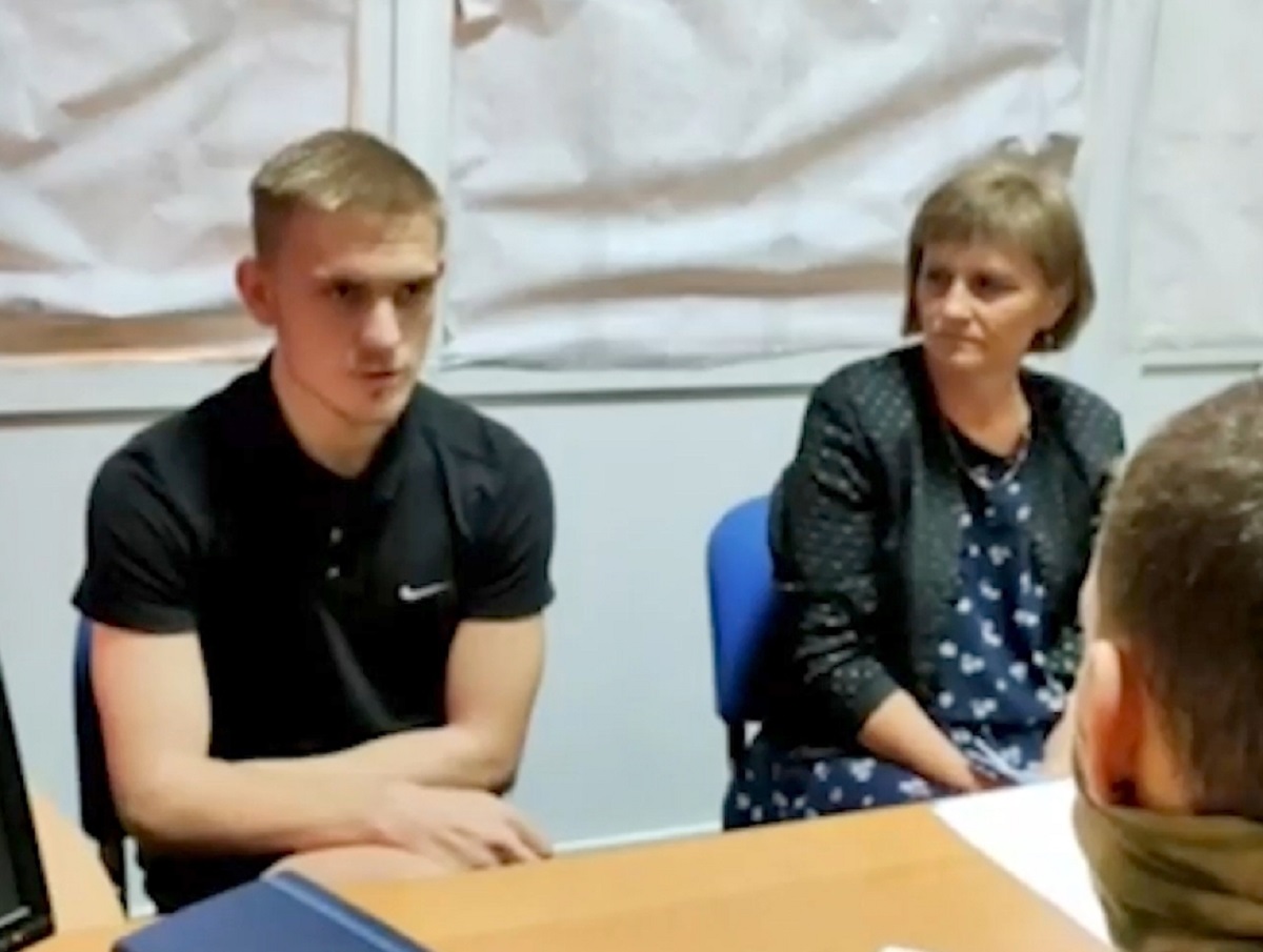 Мать солдата-срочника ВСУ привела сдаваться сына российским войскам