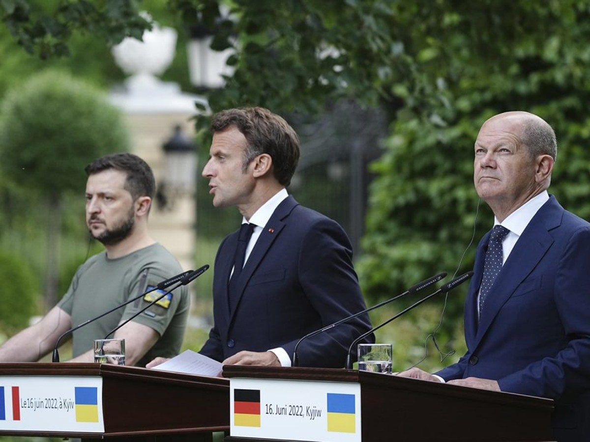 Германия, Франция и Италия отказали Украине в оперативных поставках оружия и требуют от нее территориальных уступок