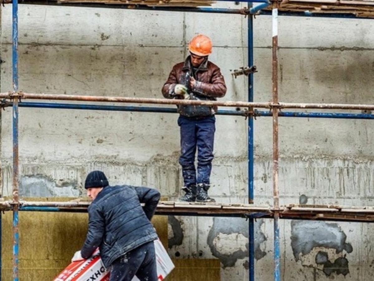 В Сети появились вакансии по найму строителей в Донбасс