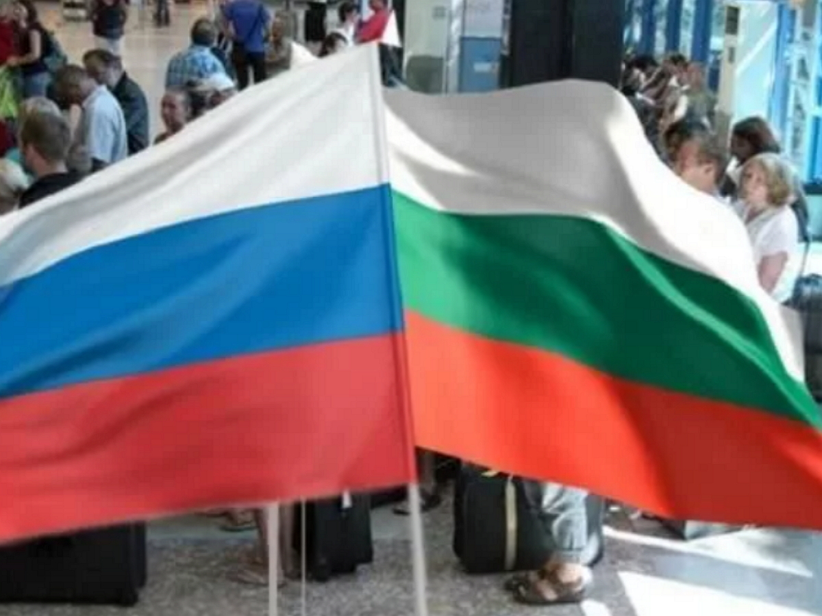 Болгария высылает 70 дипломатов и техперсонал посольства РФ