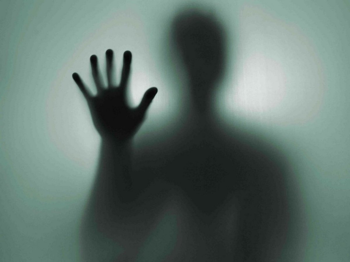 Родители зафиксировали призрака, приходившего к их малышу