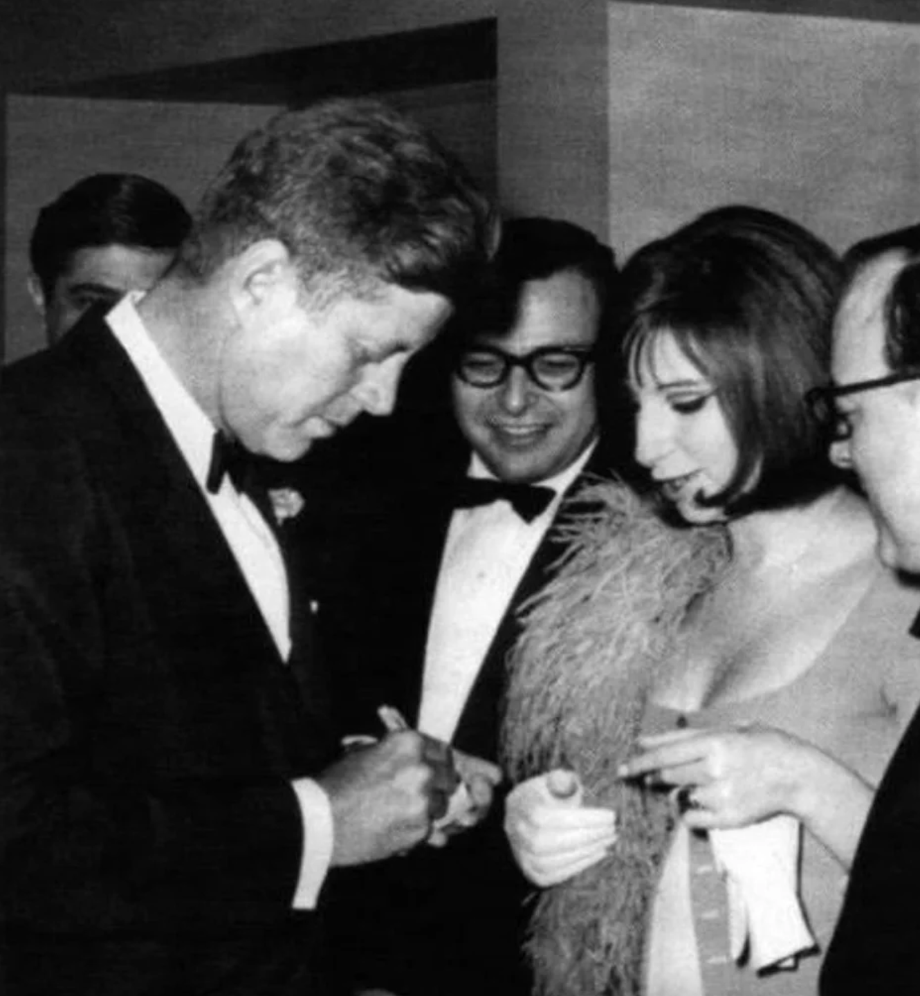 Редкие общие фото знаменитостей, о дружбе которых вы не подозревали