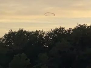Темное кольцо в небе над Техасом озадачило очевидцев